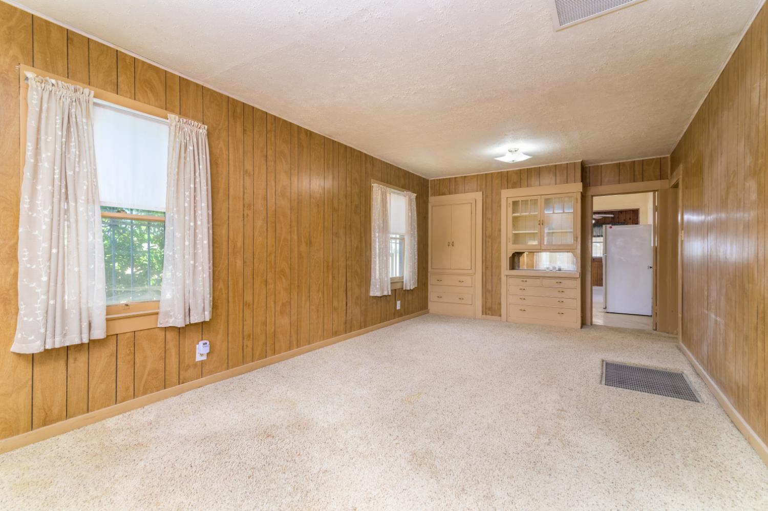784 E Lincoln Ave, Fresno, CA 93725