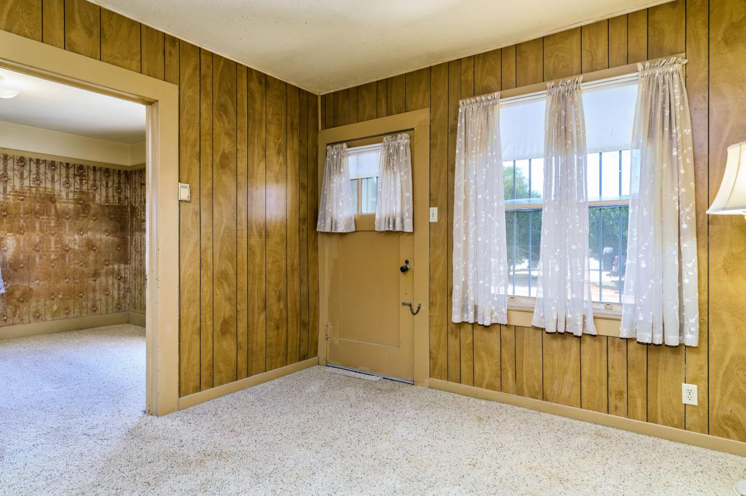 784 E Lincoln Ave, Fresno, CA 93725