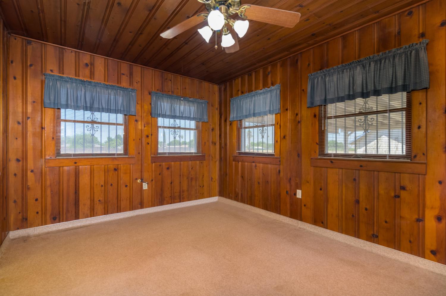 784 E Lincoln Ave, Fresno, CA 93725