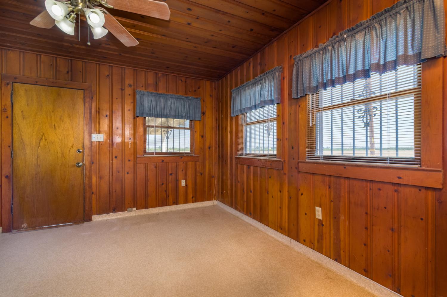 784 E Lincoln Ave, Fresno, CA 93725