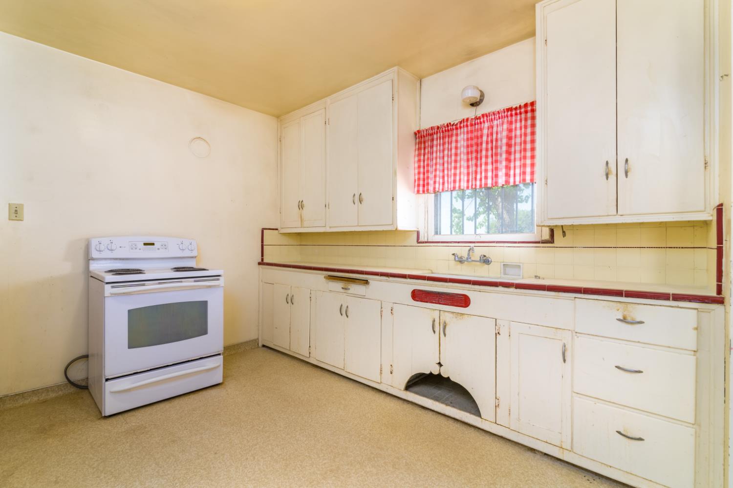 784 E Lincoln Ave, Fresno, CA 93725