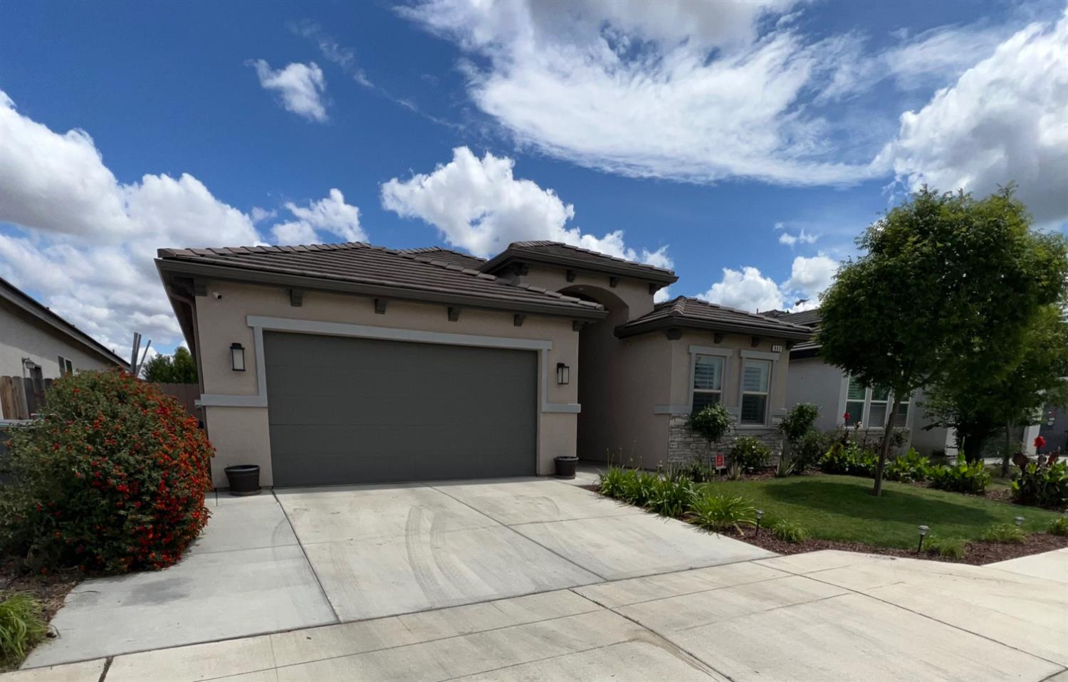 889 Coloma Pl, Madera, CA 93637