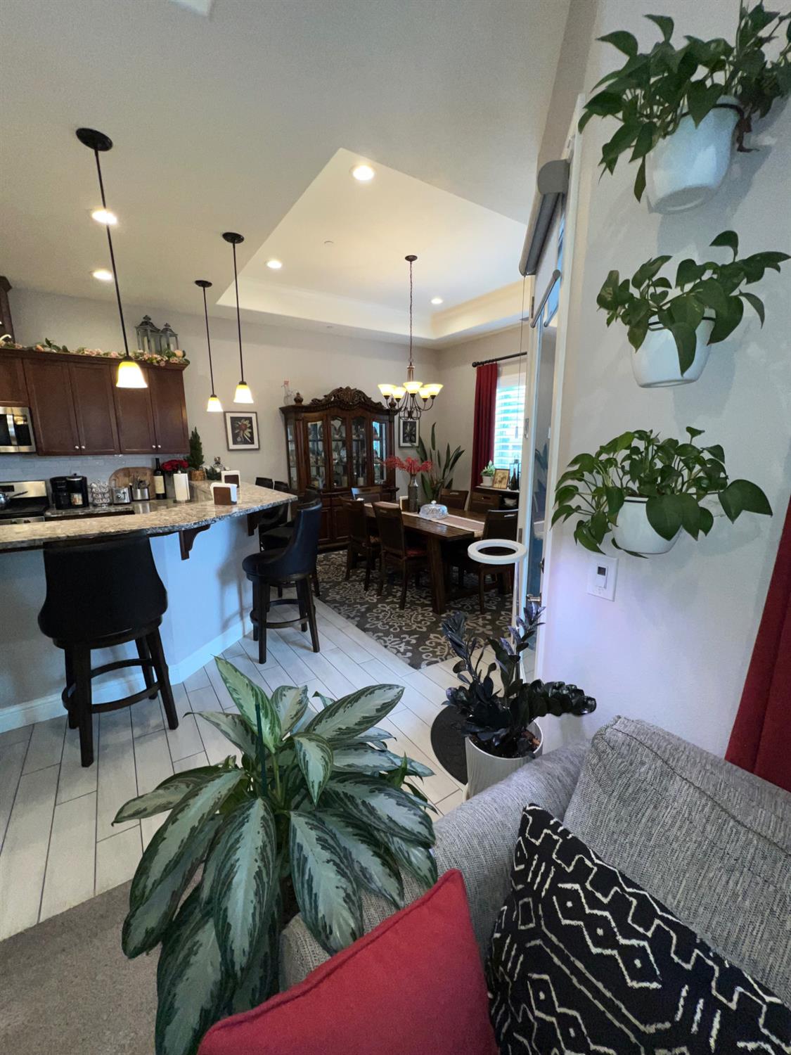 889 Coloma Pl, Madera, CA 93637