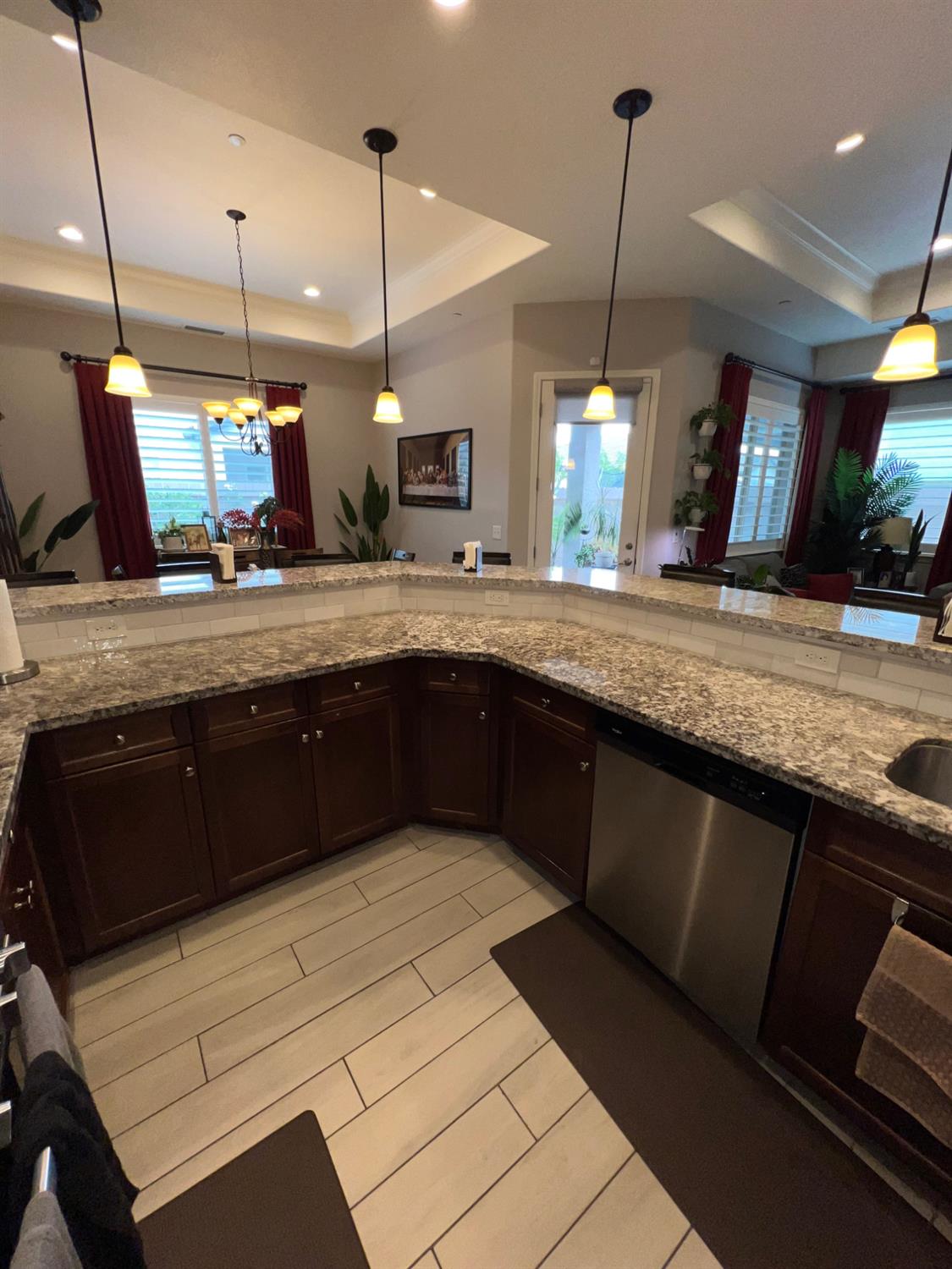 889 Coloma Pl, Madera, CA 93637