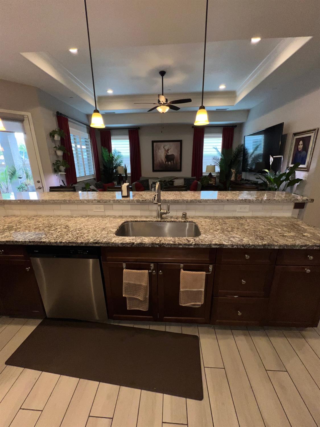889 Coloma Pl, Madera, CA 93637