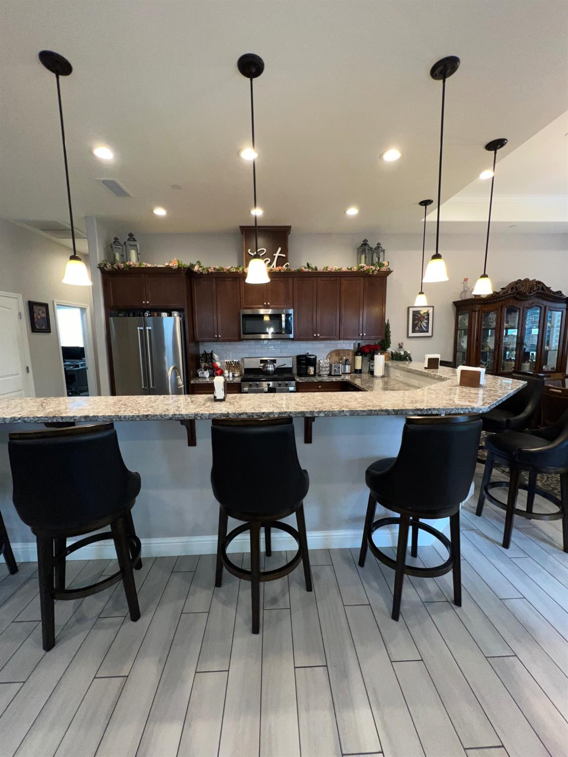 889 Coloma Pl, Madera, CA 93637