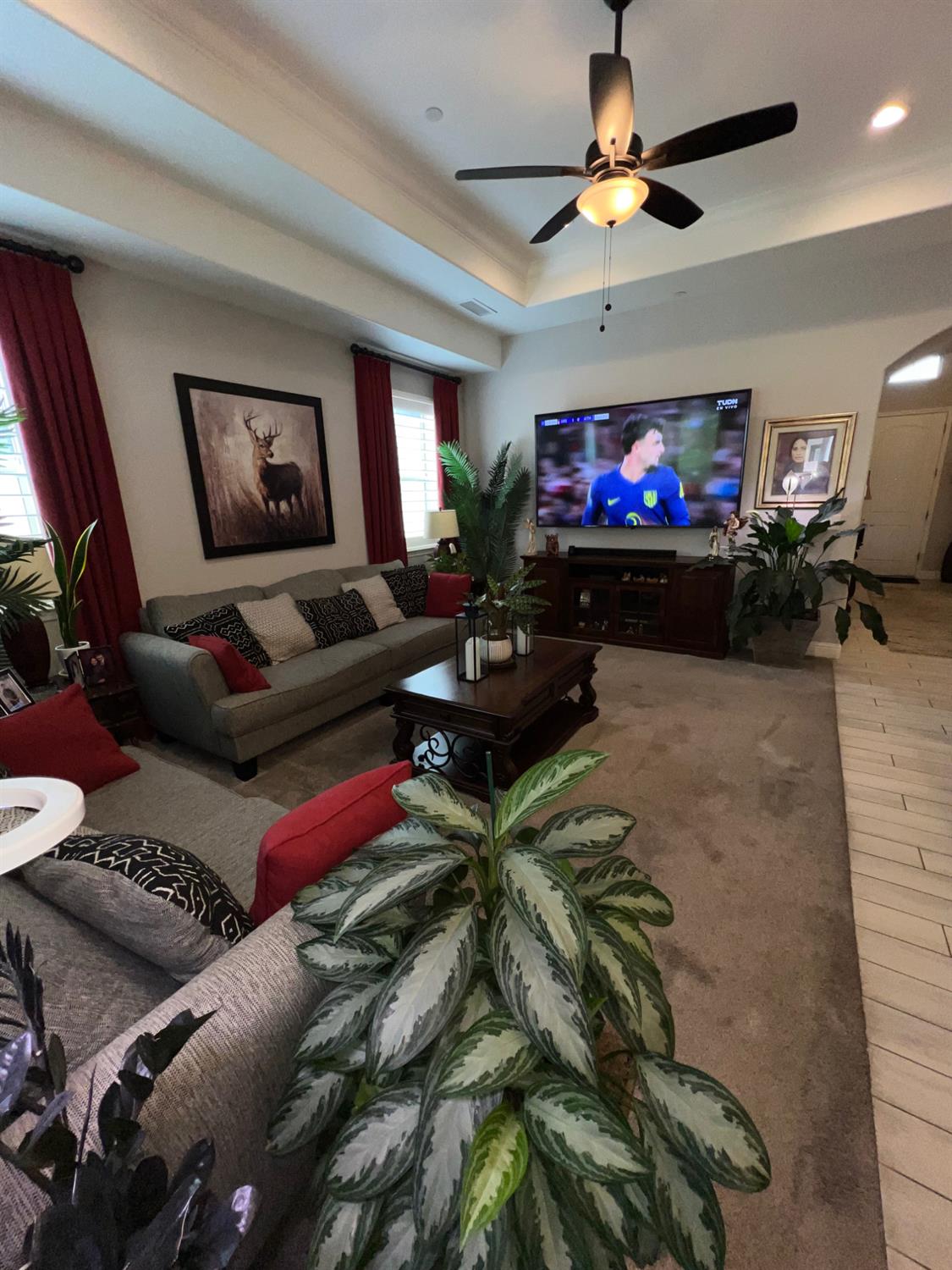 889 Coloma Pl, Madera, CA 93637