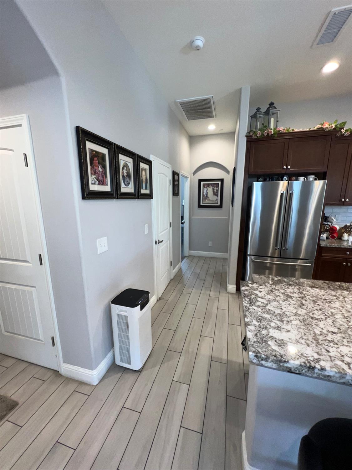 889 Coloma Pl, Madera, CA 93637