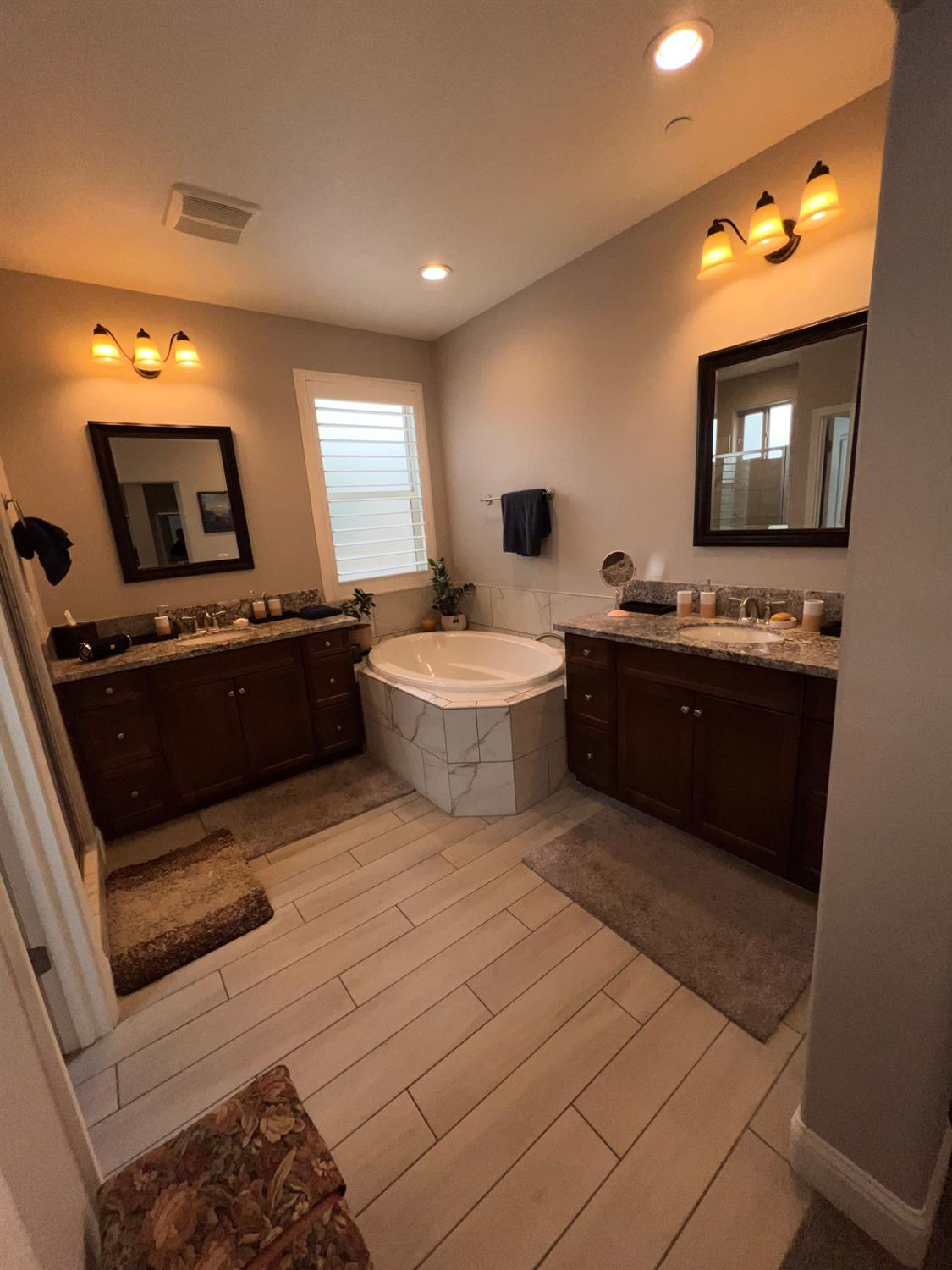 889 Coloma Pl, Madera, CA 93637