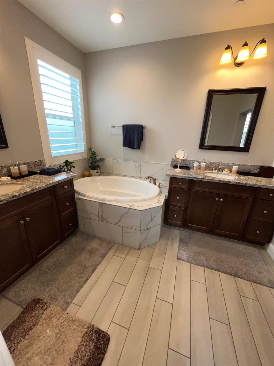889 Coloma Pl, Madera, CA 93637