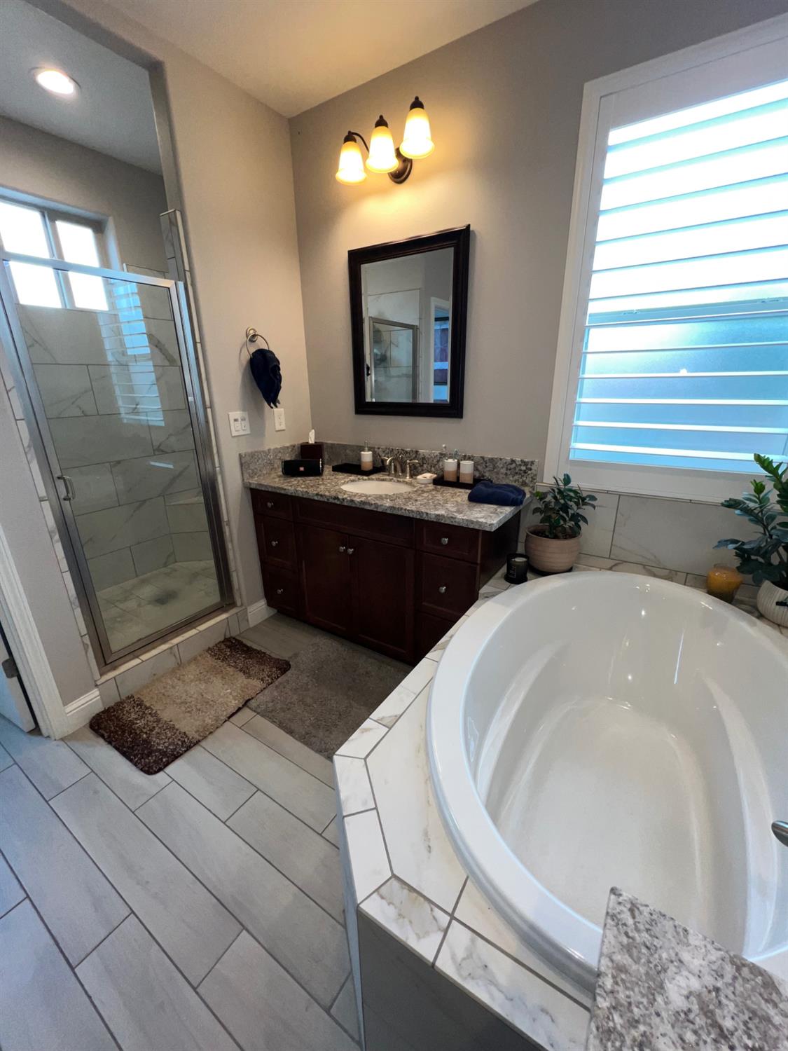 889 Coloma Pl, Madera, CA 93637