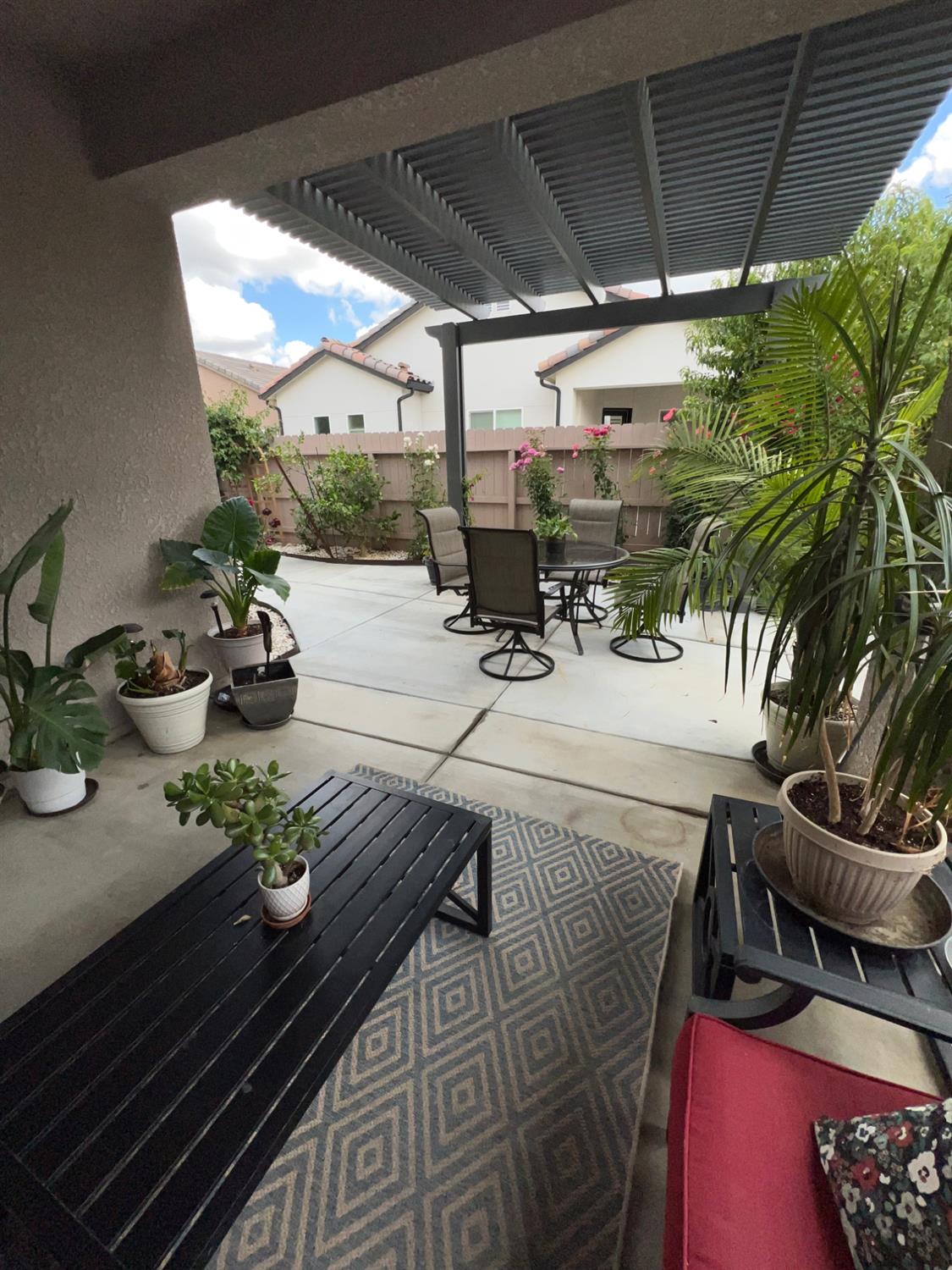 889 Coloma Pl, Madera, CA 93637