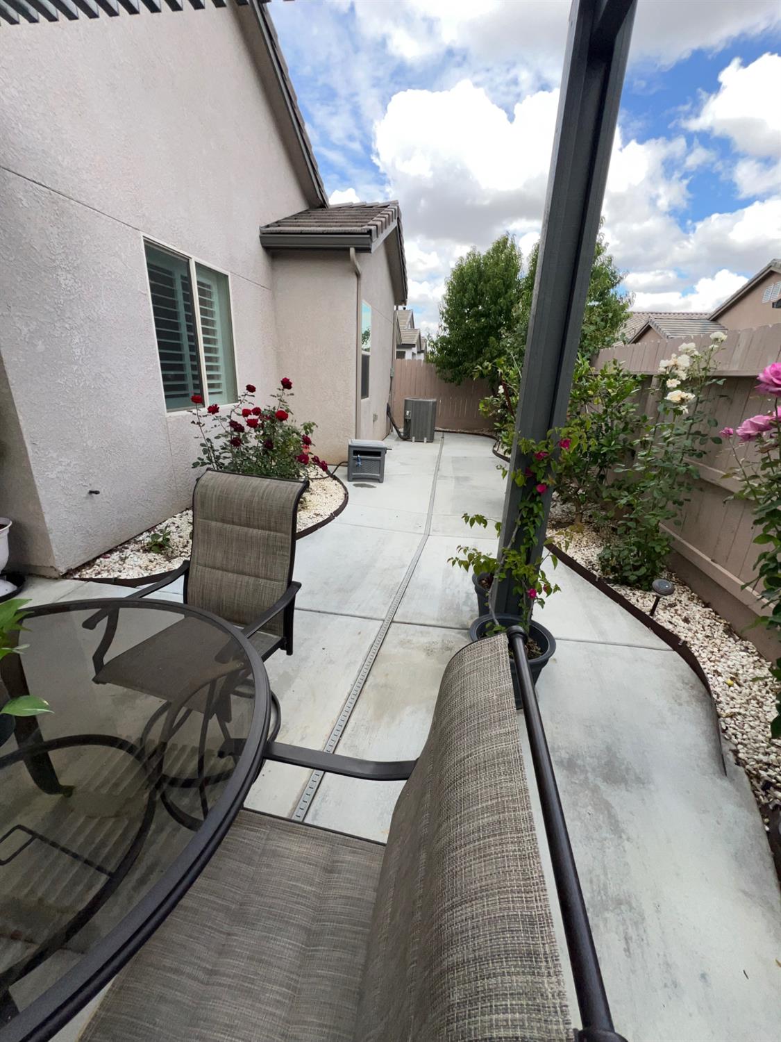 889 Coloma Pl, Madera, CA 93637