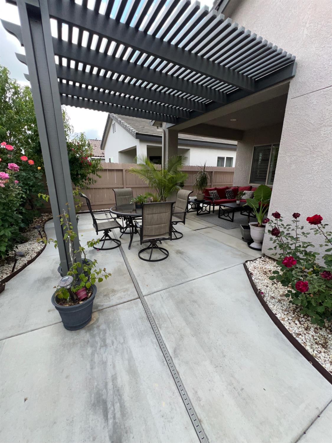 889 Coloma Pl, Madera, CA 93637