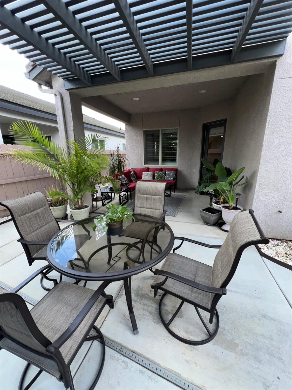 889 Coloma Pl, Madera, CA 93637