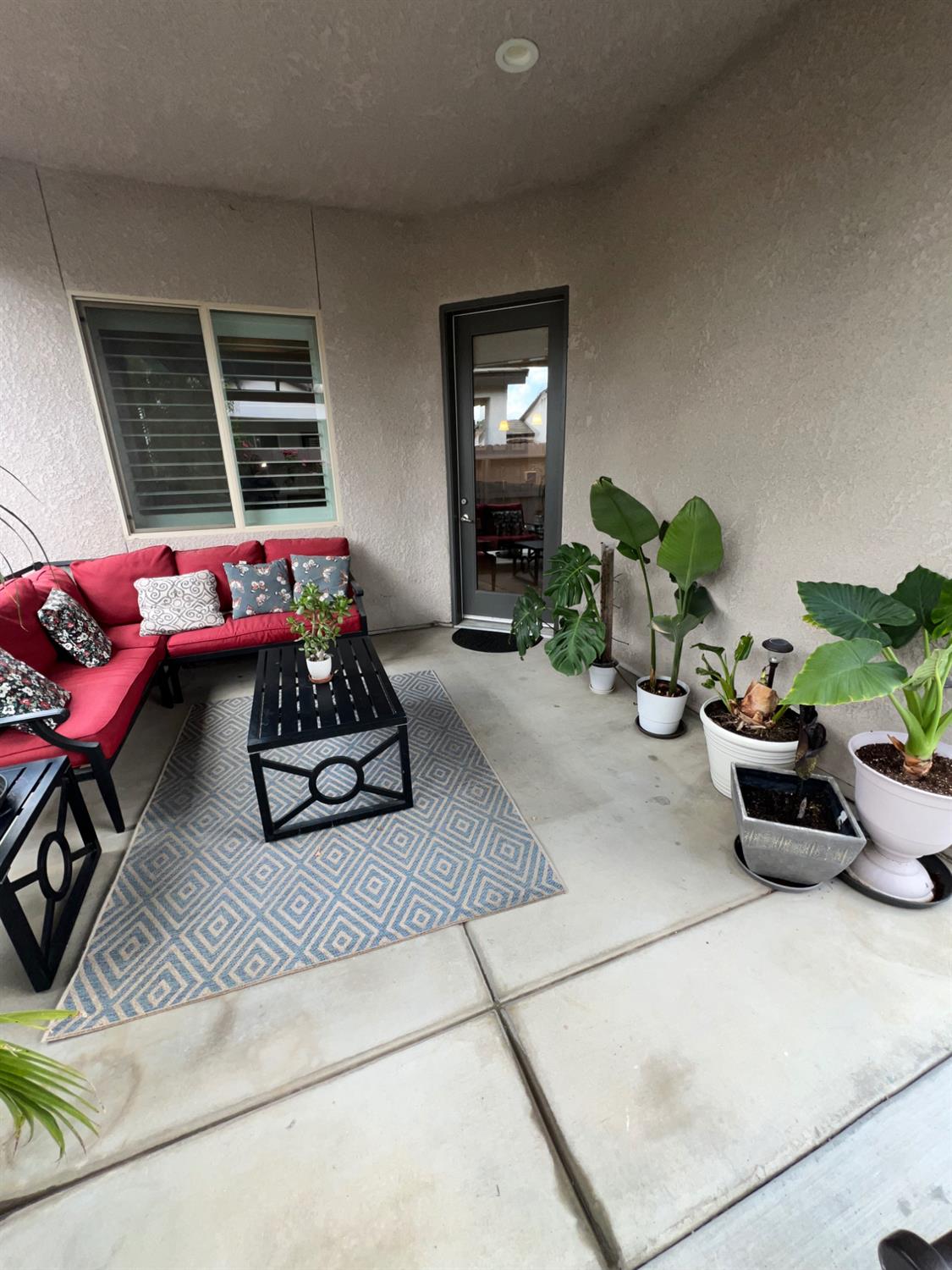889 Coloma Pl, Madera, CA 93637