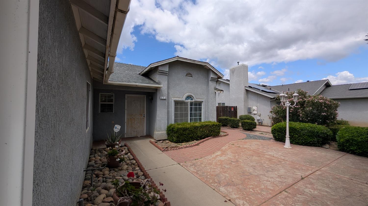 575 Macadamia Ave, Madera, CA 93637