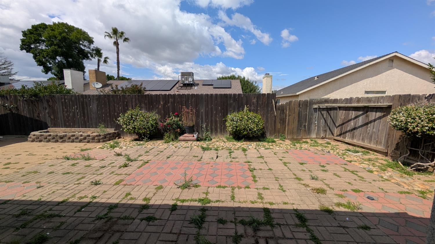 575 Macadamia Ave, Madera, CA 93637