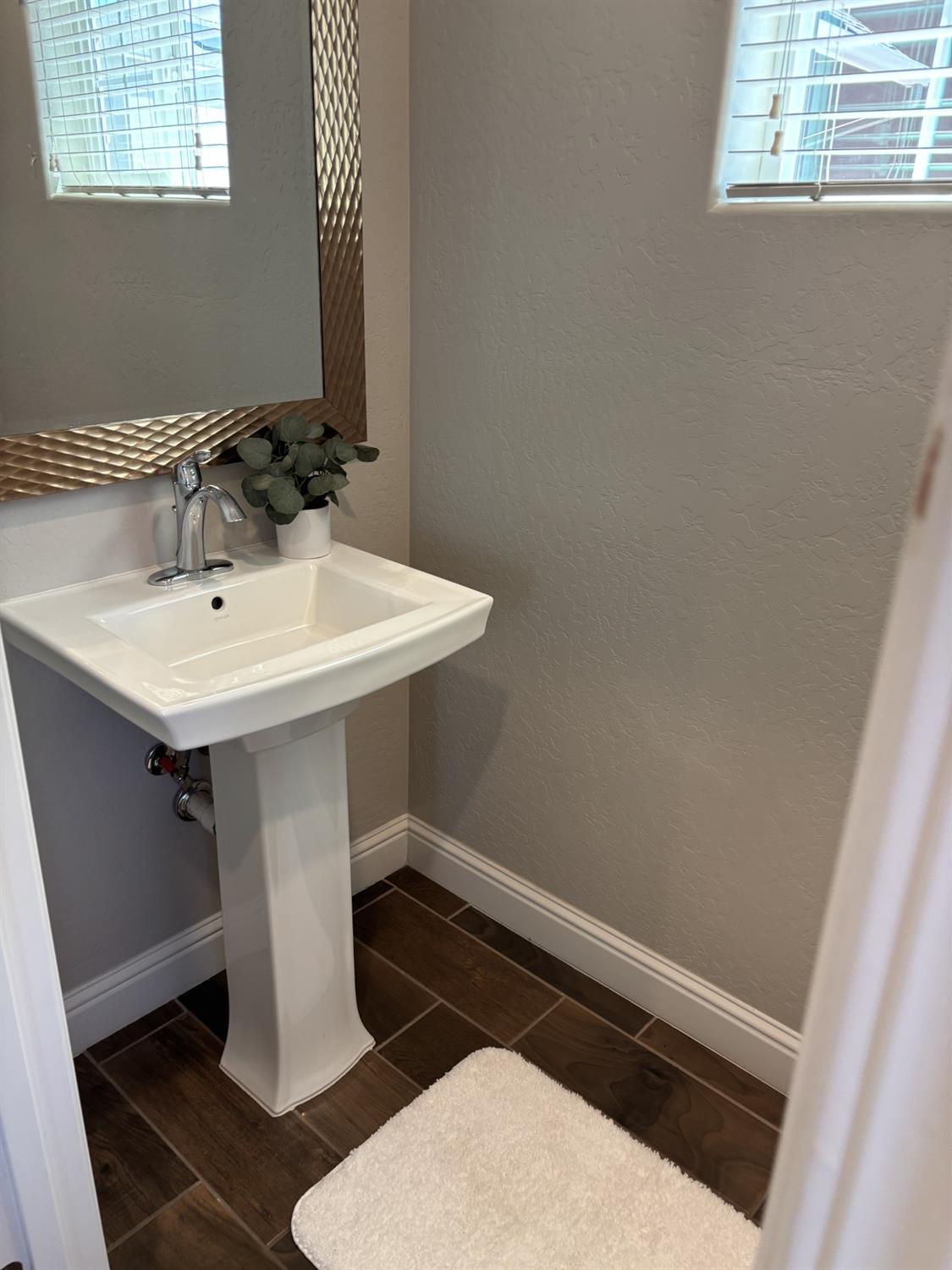 4158 Duncan Ave, Clovis, CA 93619