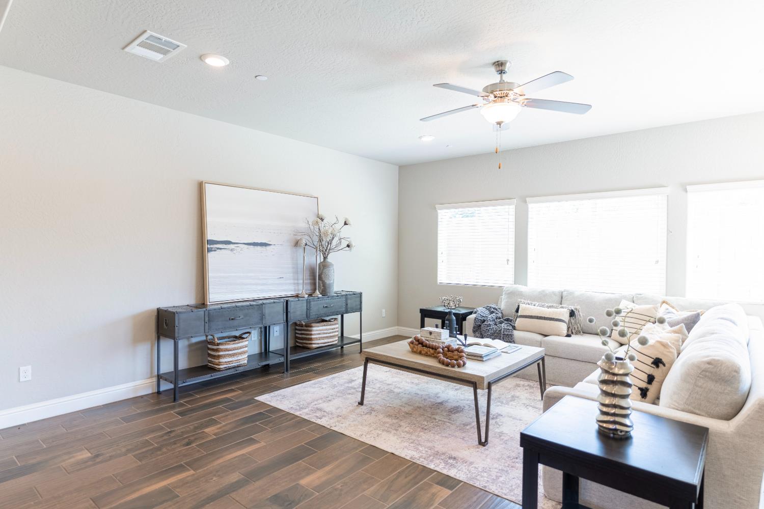 4158 Duncan Ave, Clovis, CA 93619