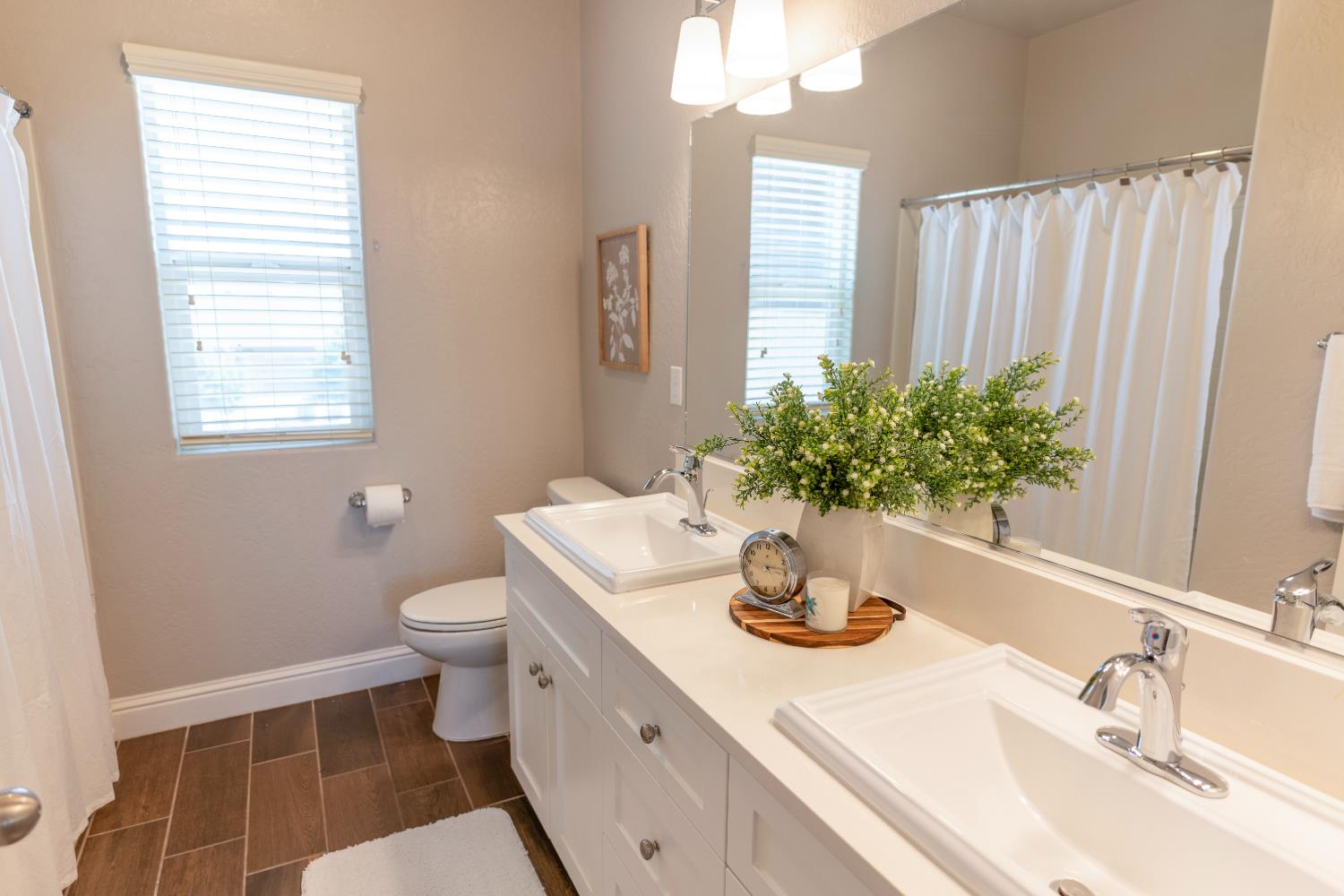 4158 Duncan Ave, Clovis, CA 93619