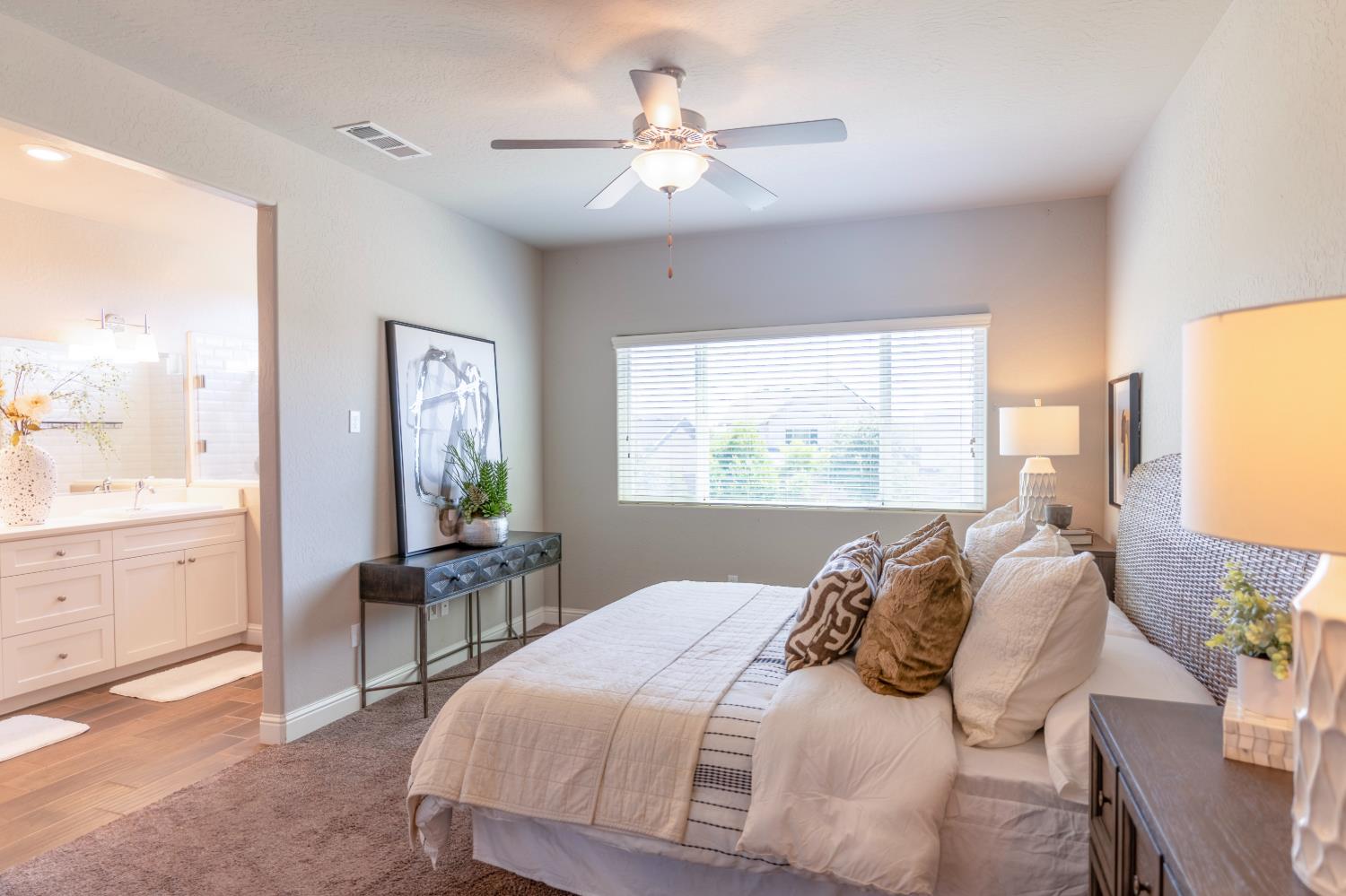 4158 Duncan Ave, Clovis, CA 93619