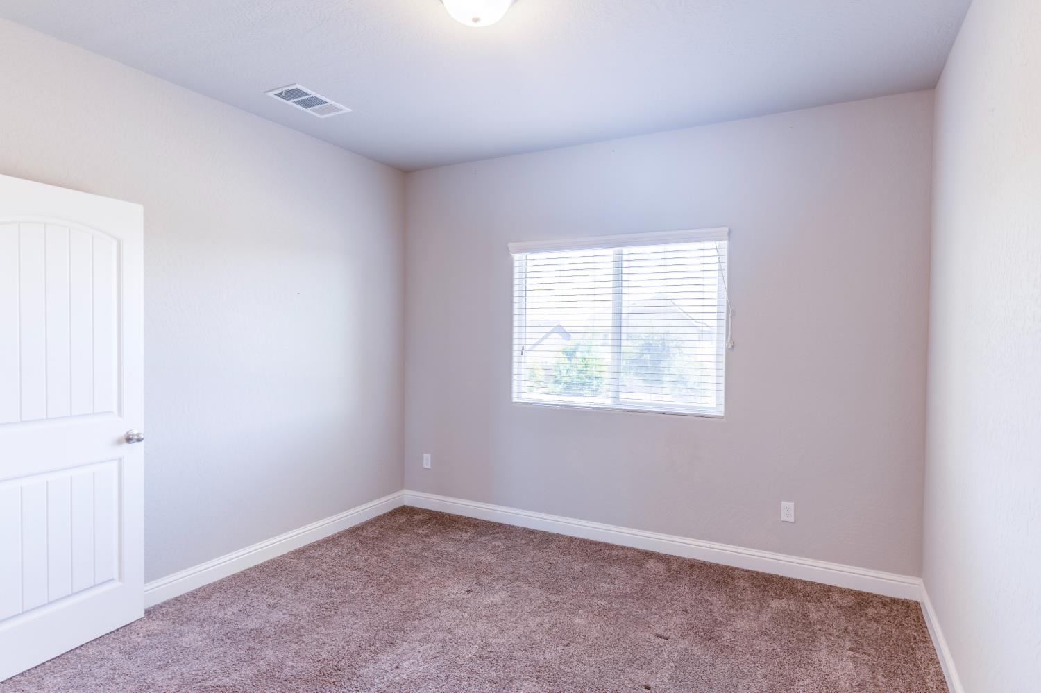 4158 Duncan Ave, Clovis, CA 93619