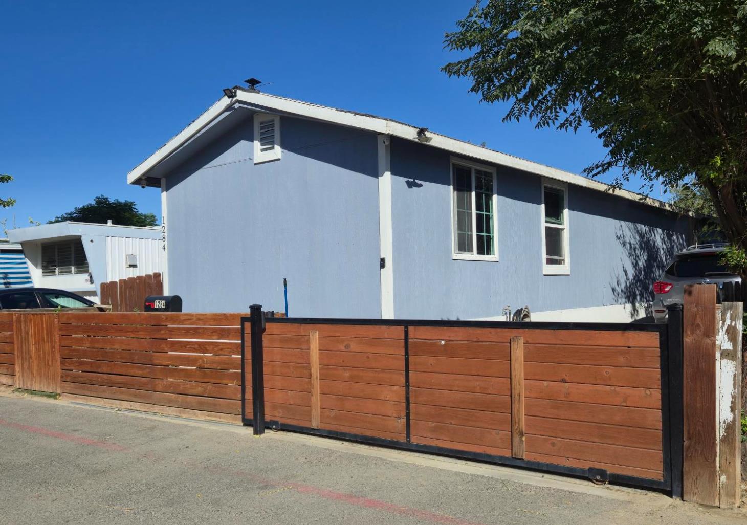 1284 Elizabeth St #80, Coalinga, CA 93210