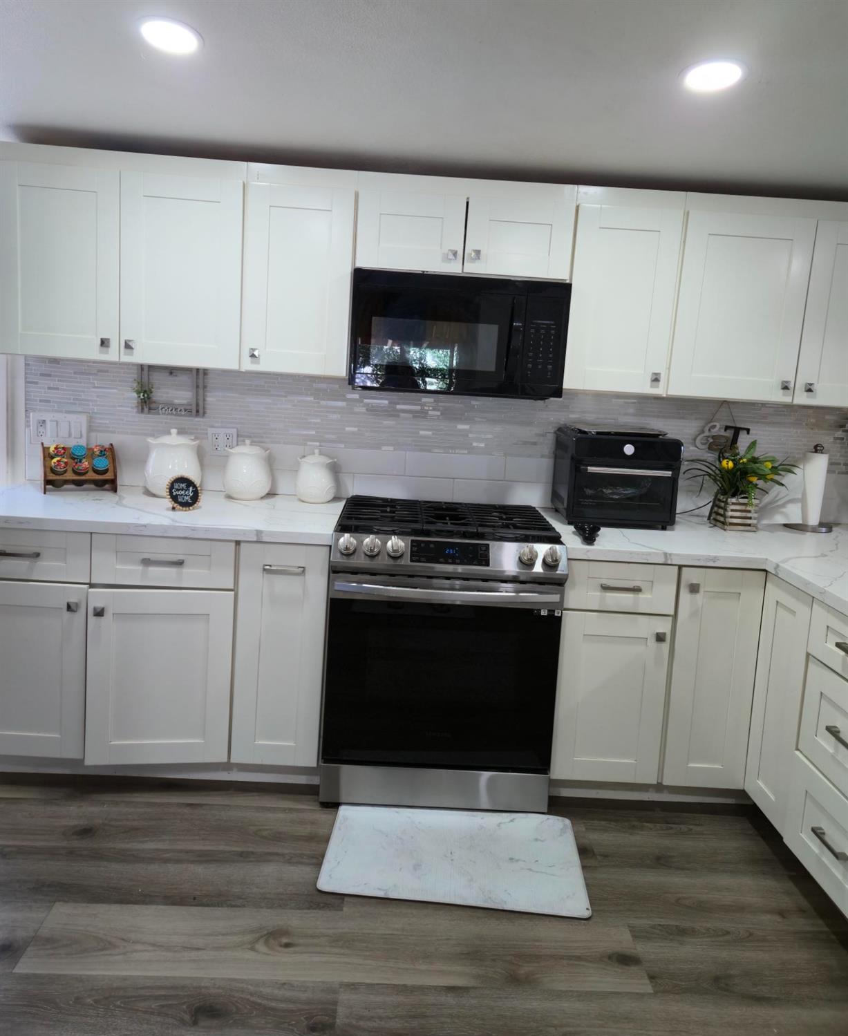 1284 Elizabeth St #80, Coalinga, CA 93210