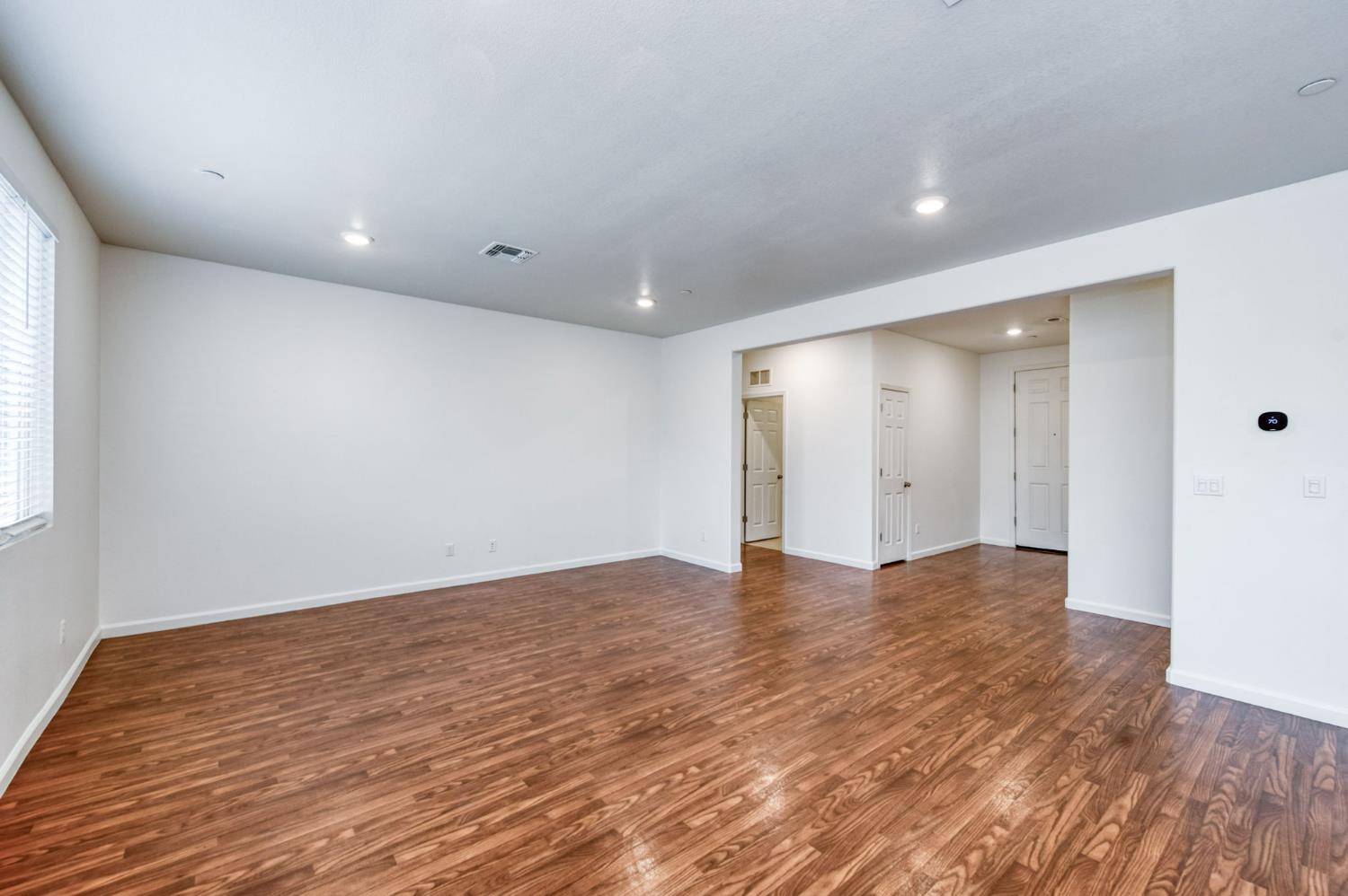 7216 E University Ave, Fresno, CA 93737