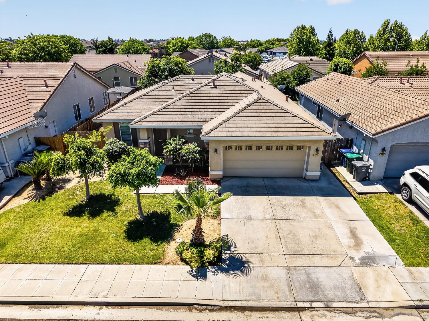 978 San Carlos Ave, Madera, CA 93637