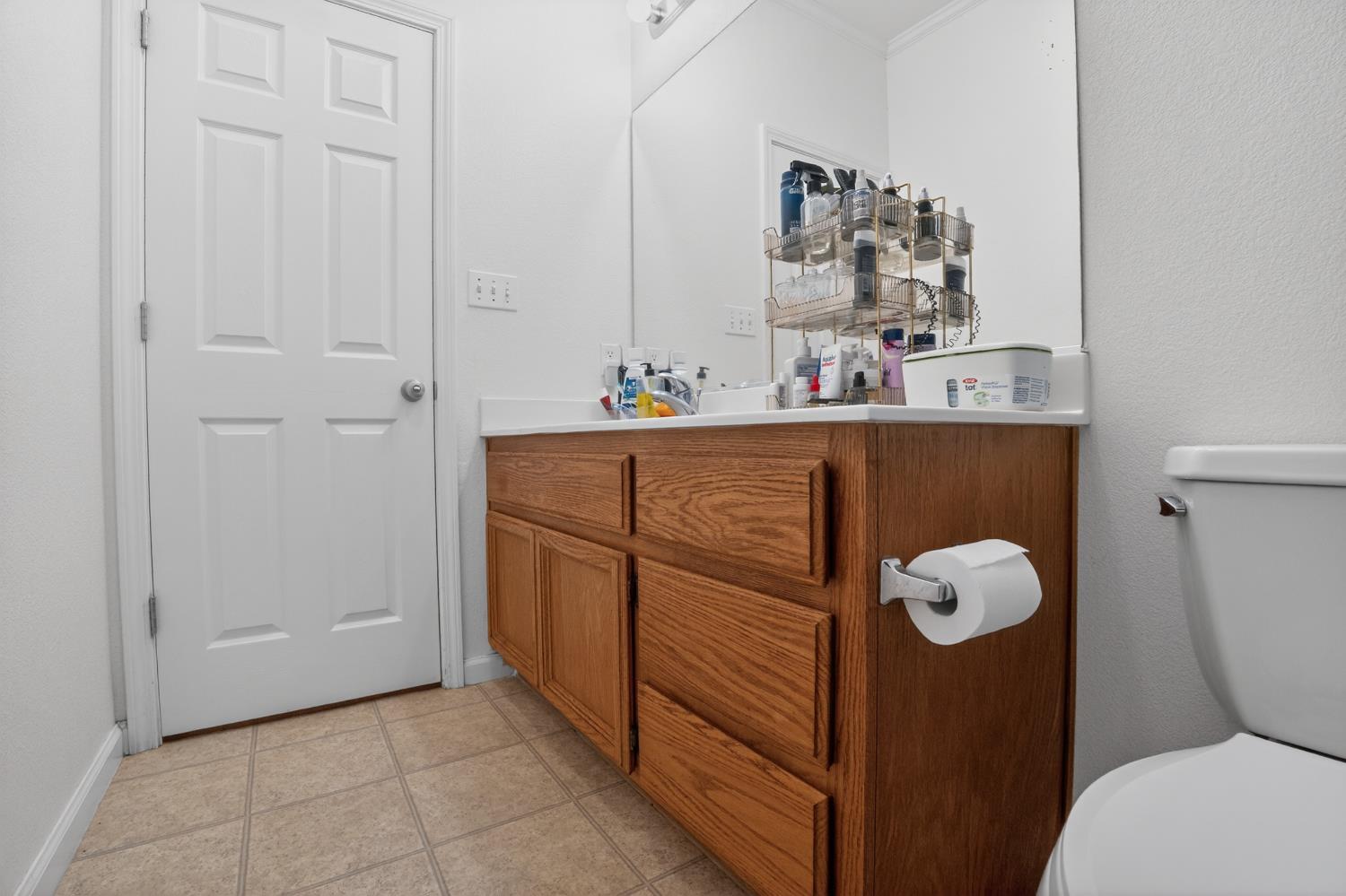 978 San Carlos Ave, Madera, CA 93637