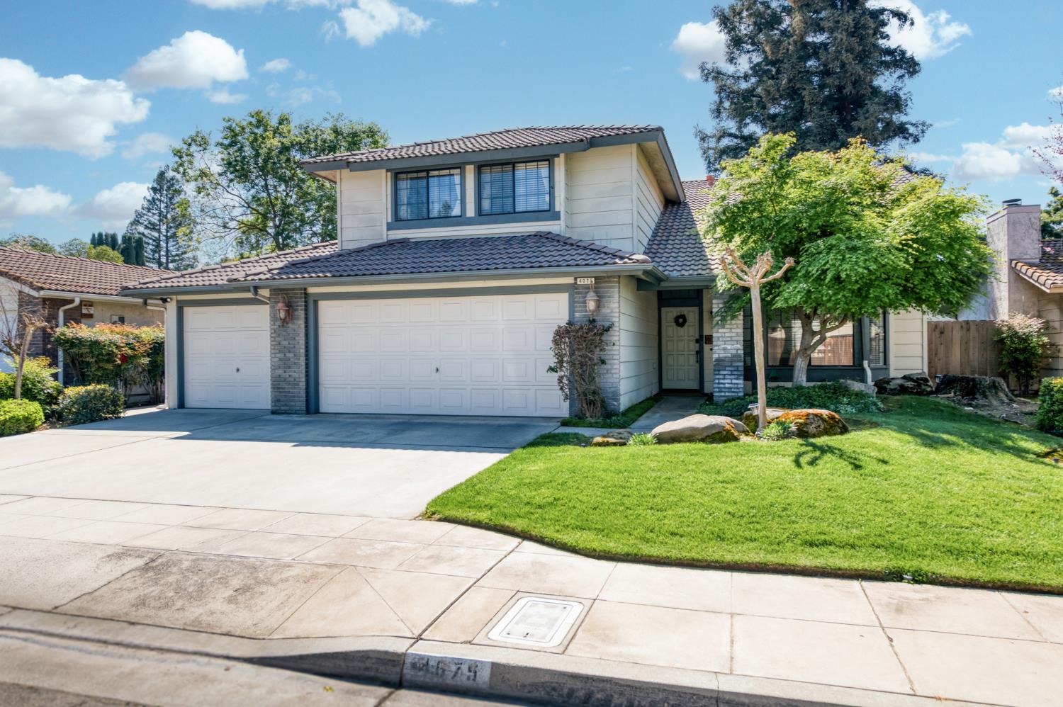 4075 W Los Altos Ave, Fresno, CA 93722