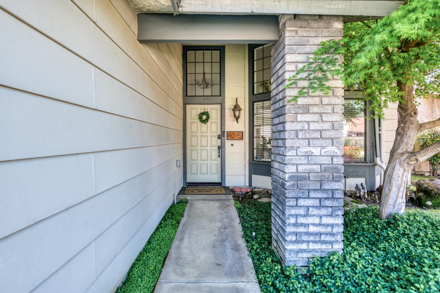 4075 W Los Altos Ave, Fresno, CA 93722