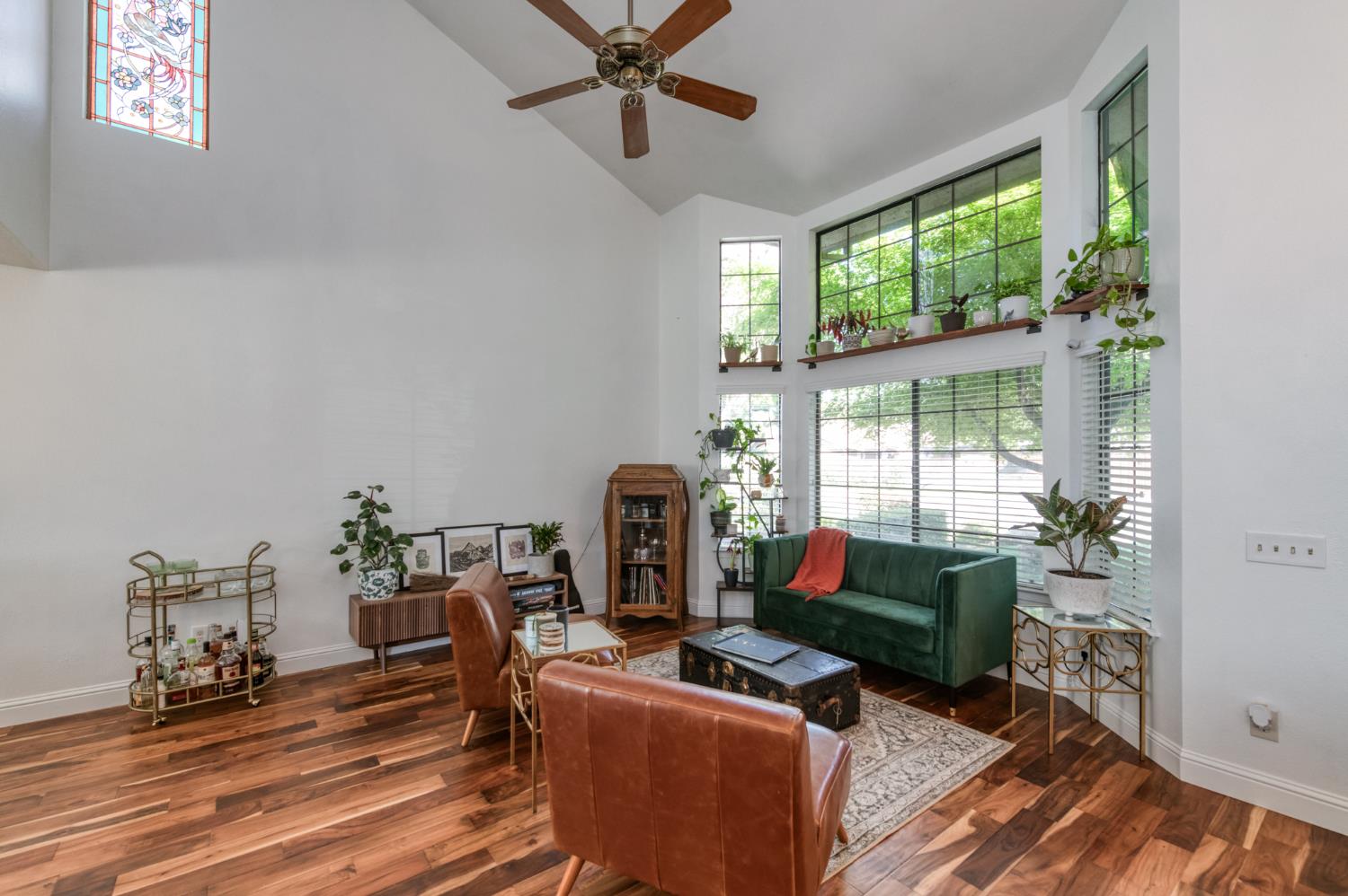4075 W Los Altos Ave, Fresno, CA 93722