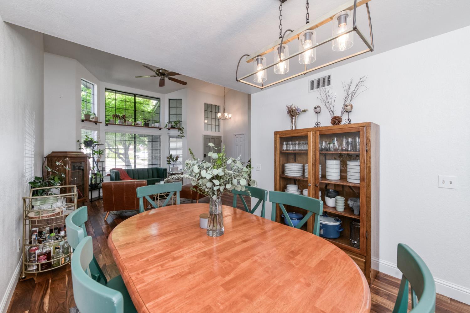 4075 W Los Altos Ave, Fresno, CA 93722