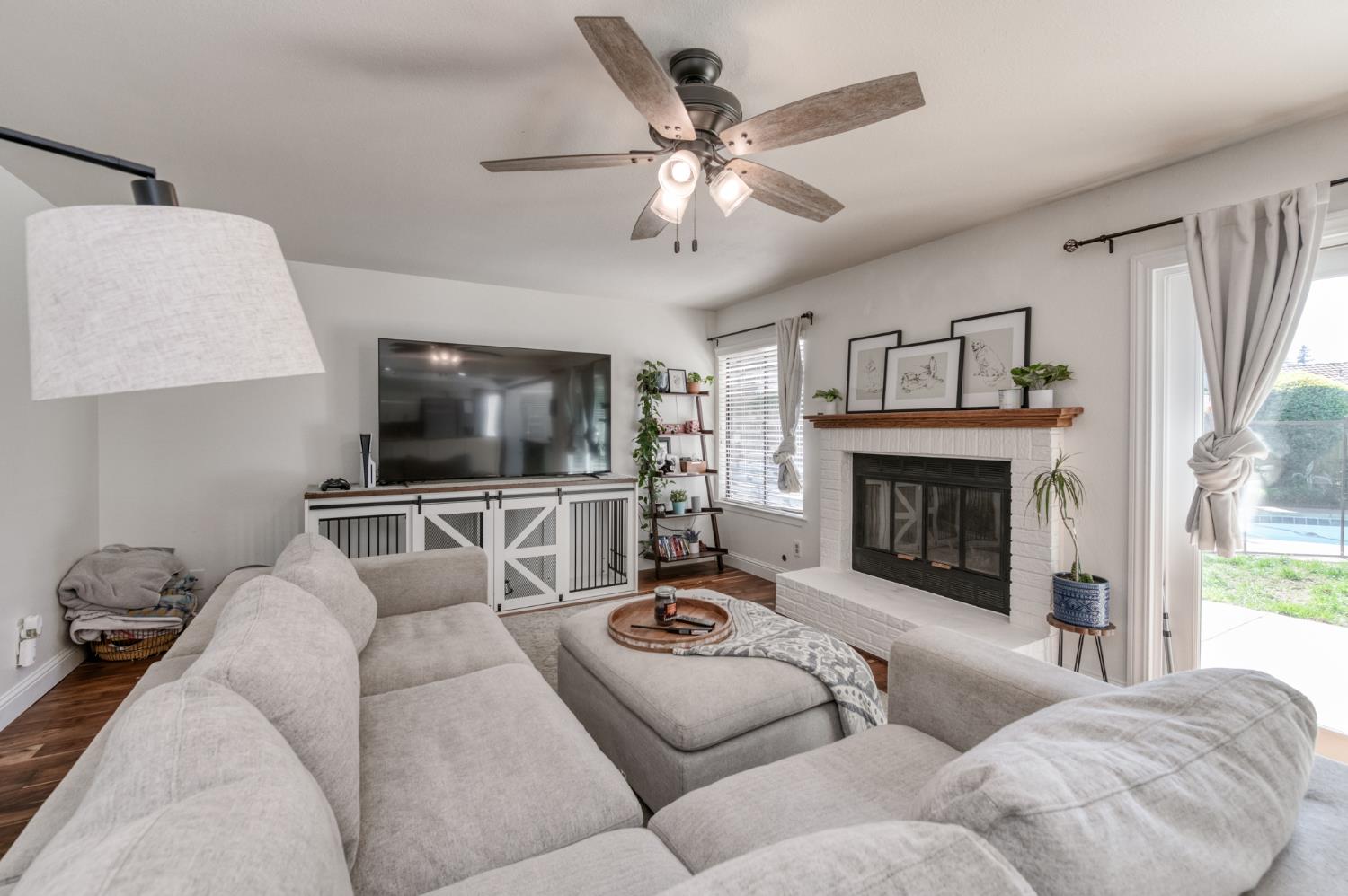 4075 W Los Altos Ave, Fresno, CA 93722