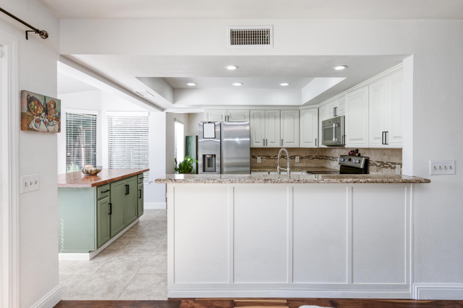 4075 W Los Altos Ave, Fresno, CA 93722