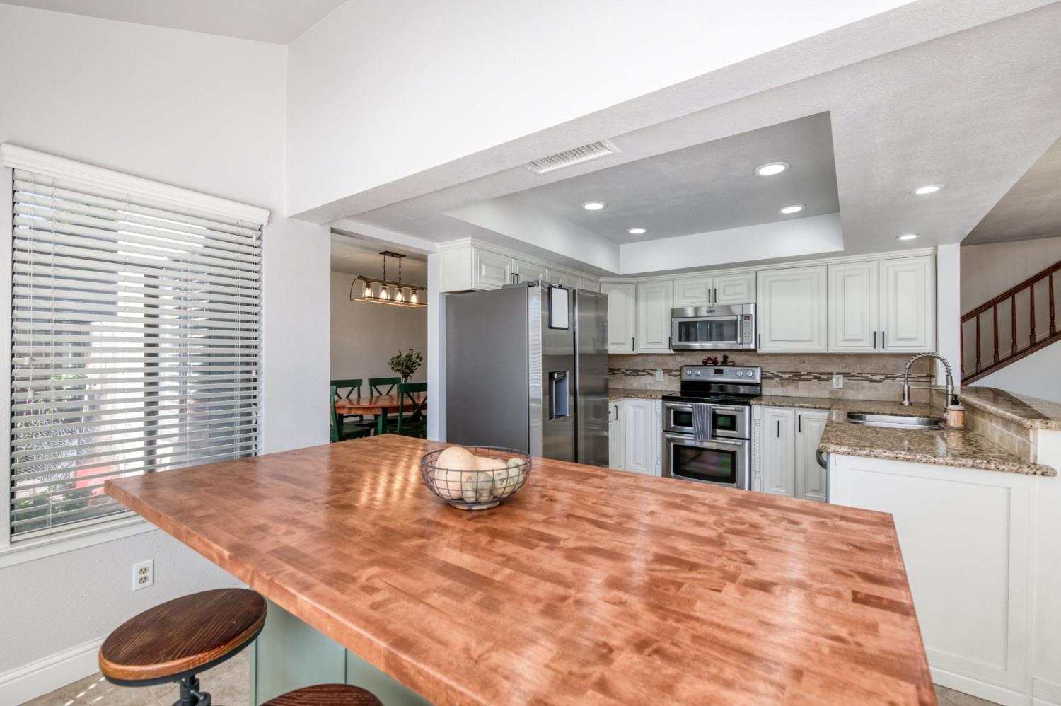 4075 W Los Altos Ave, Fresno, CA 93722
