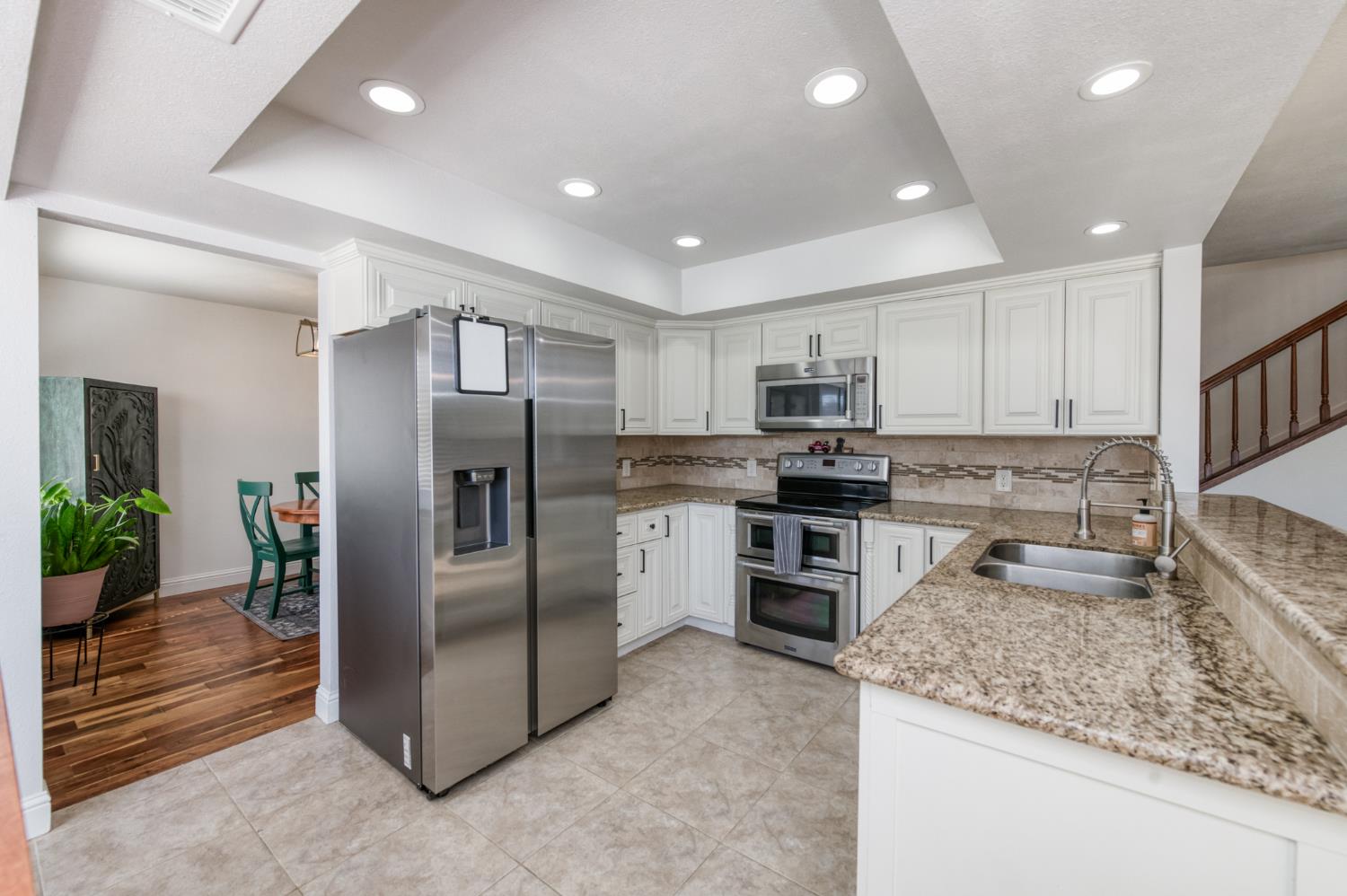 4075 W Los Altos Ave, Fresno, CA 93722