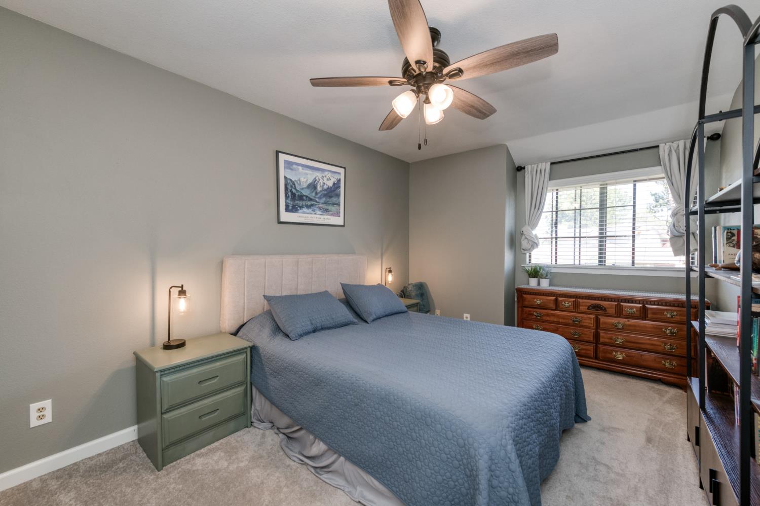 4075 W Los Altos Ave, Fresno, CA 93722