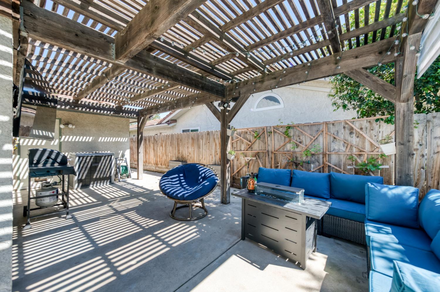 4075 W Los Altos Ave, Fresno, CA 93722