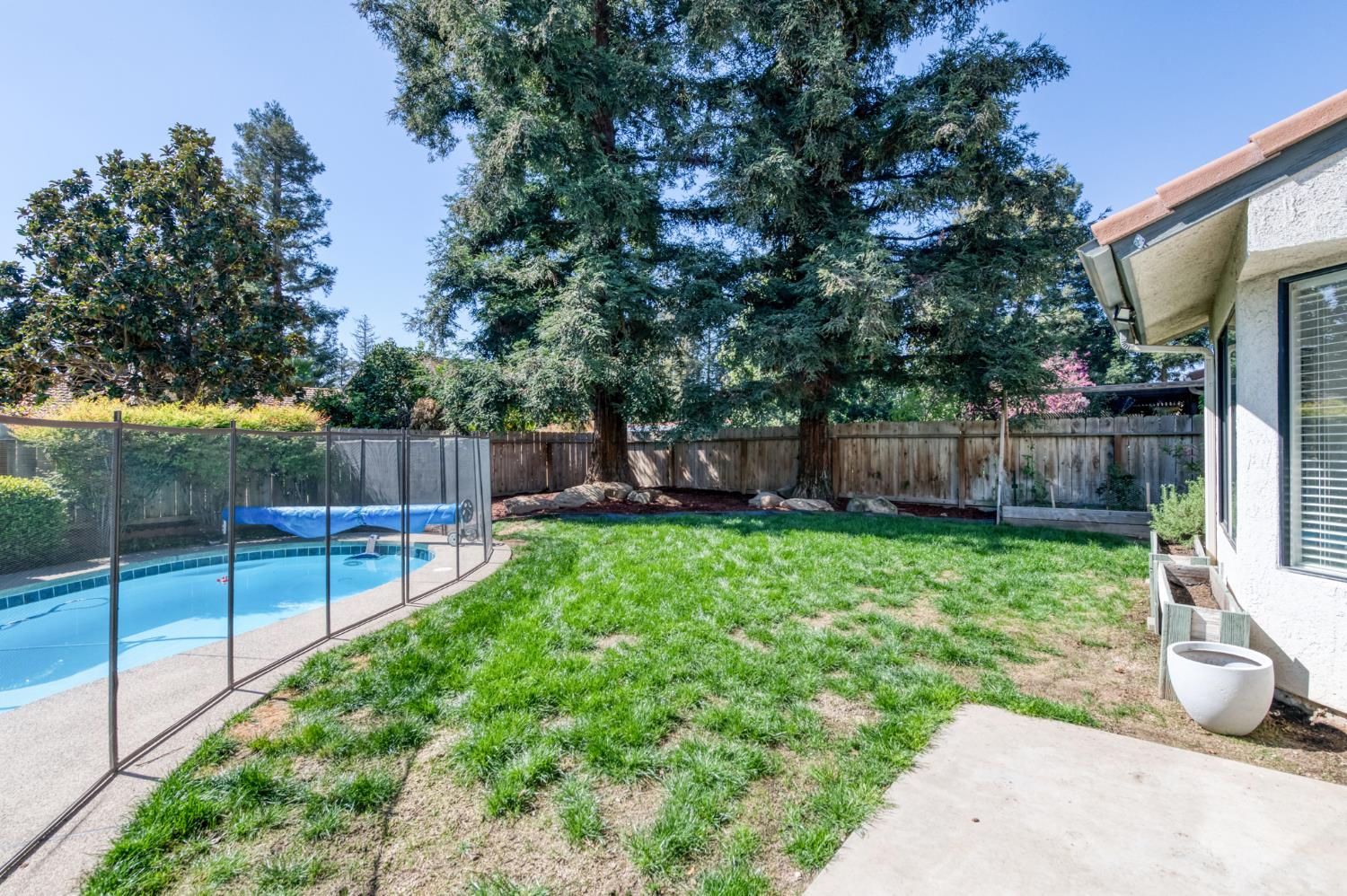 4075 W Los Altos Ave, Fresno, CA 93722