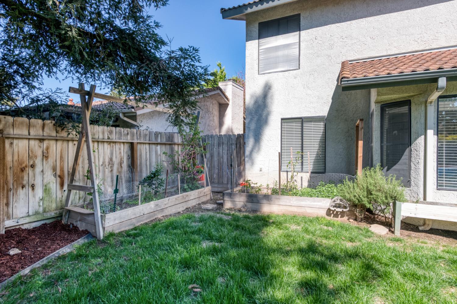 4075 W Los Altos Ave, Fresno, CA 93722