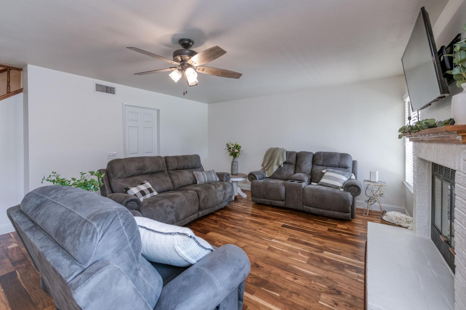 4075 W Los Altos Ave, Fresno, CA 93722