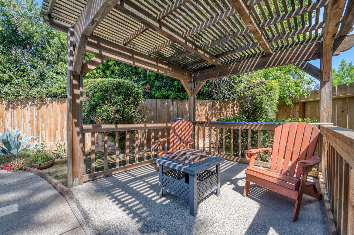 4075 W Los Altos Ave, Fresno, CA 93722