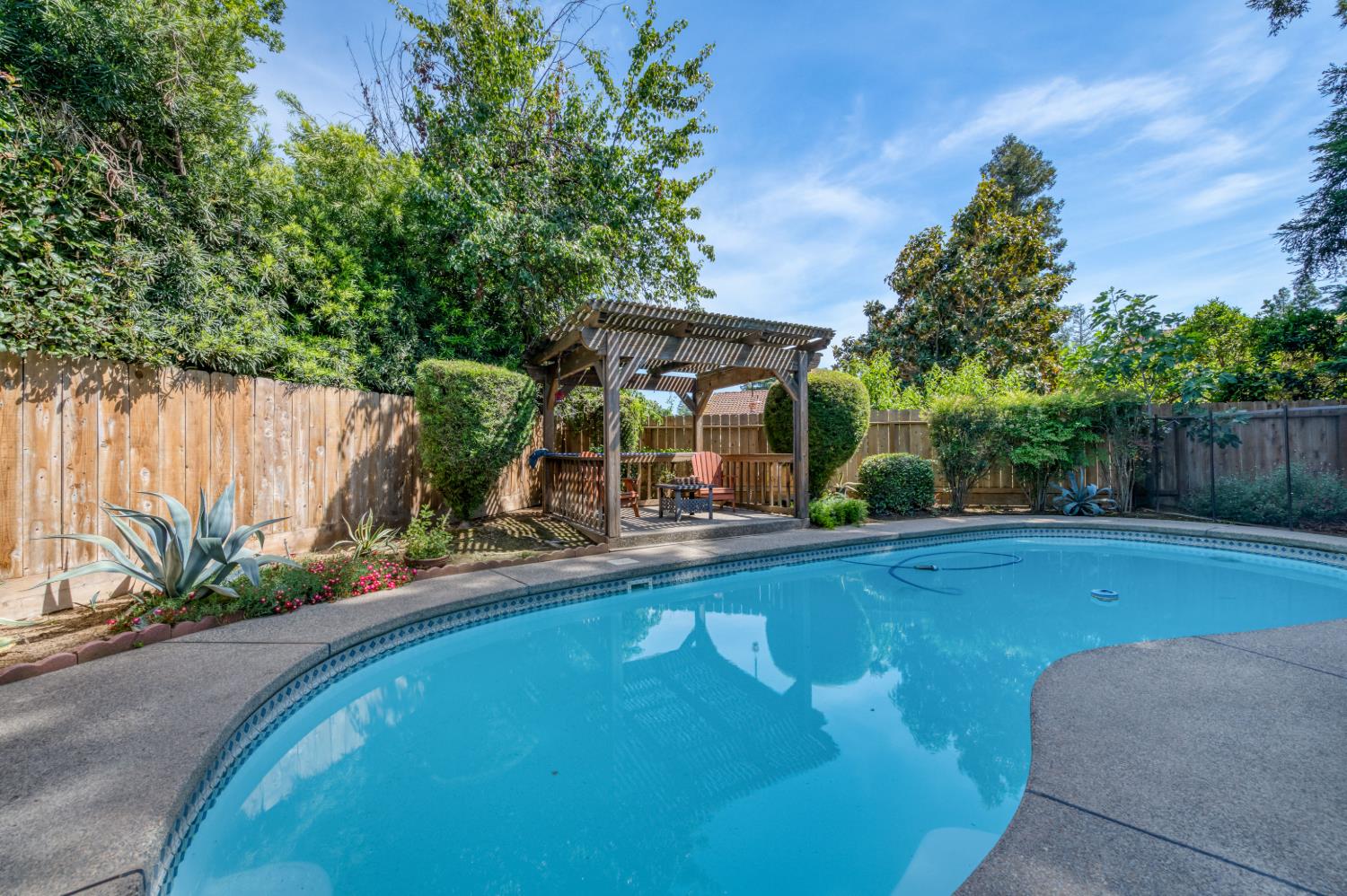 4075 W Los Altos Ave, Fresno, CA 93722