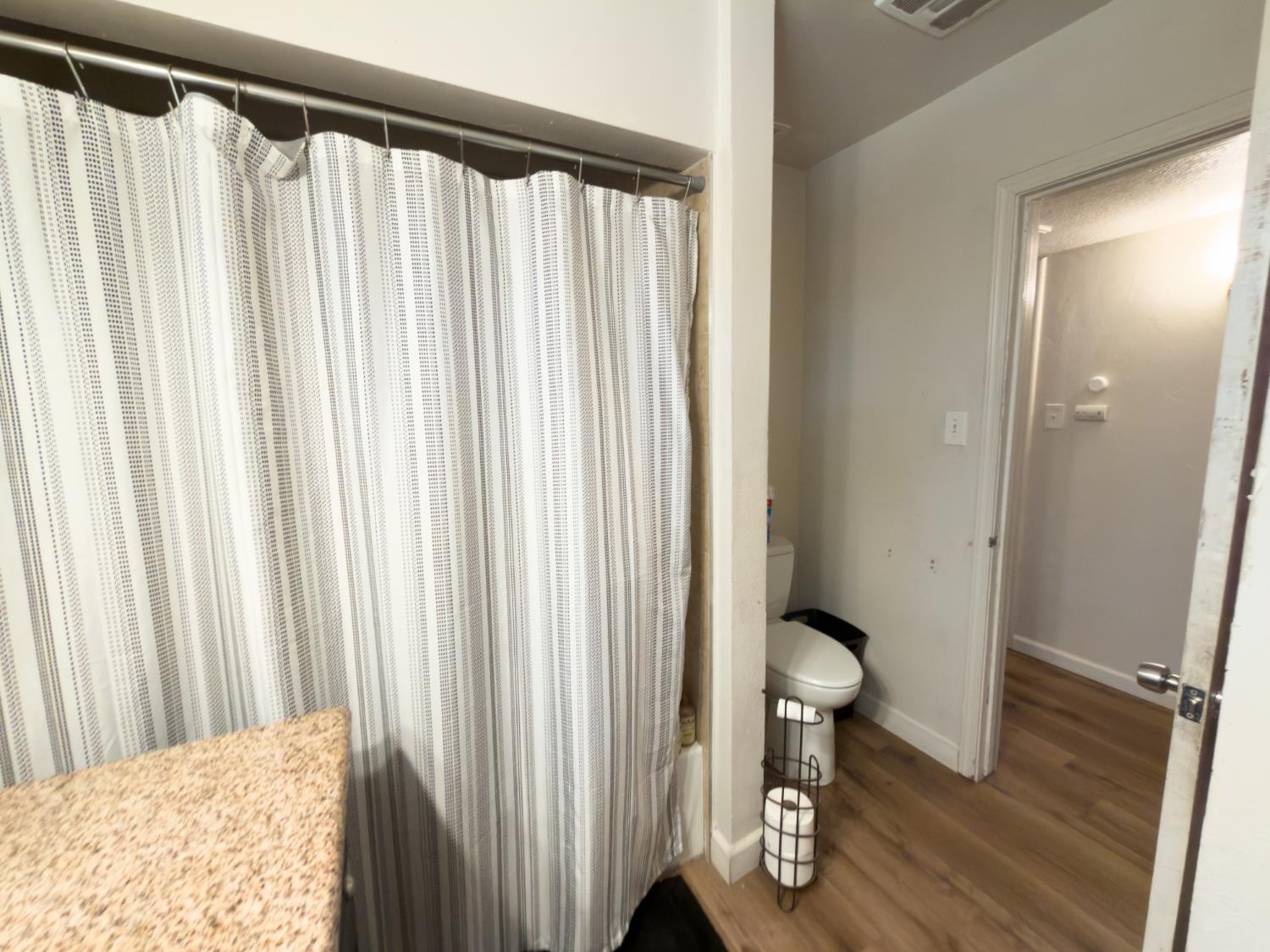 34 E McKinley Ave, Fresno, CA 93728