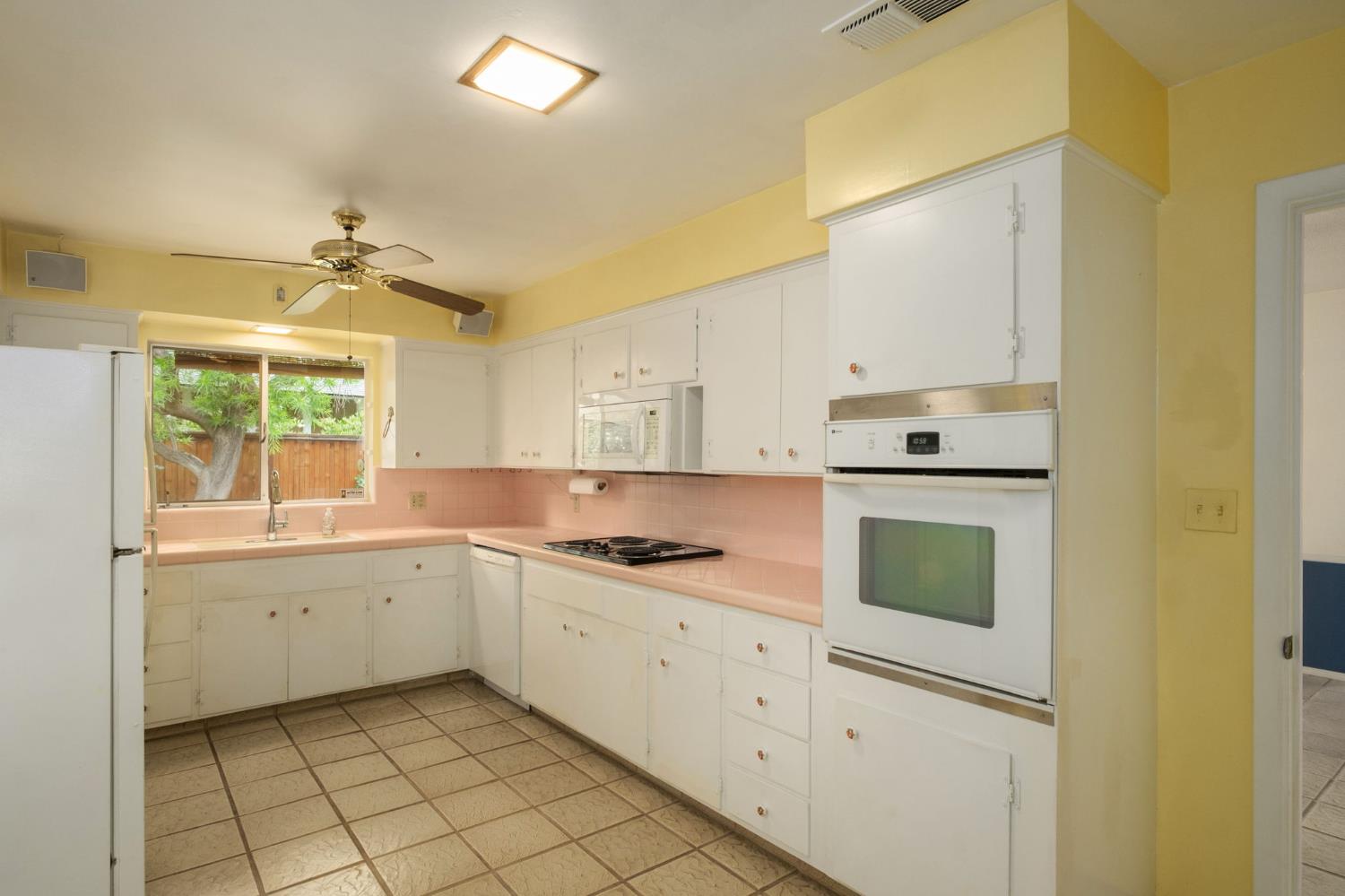 1288 W San Jose Ave, Fresno, CA 93711