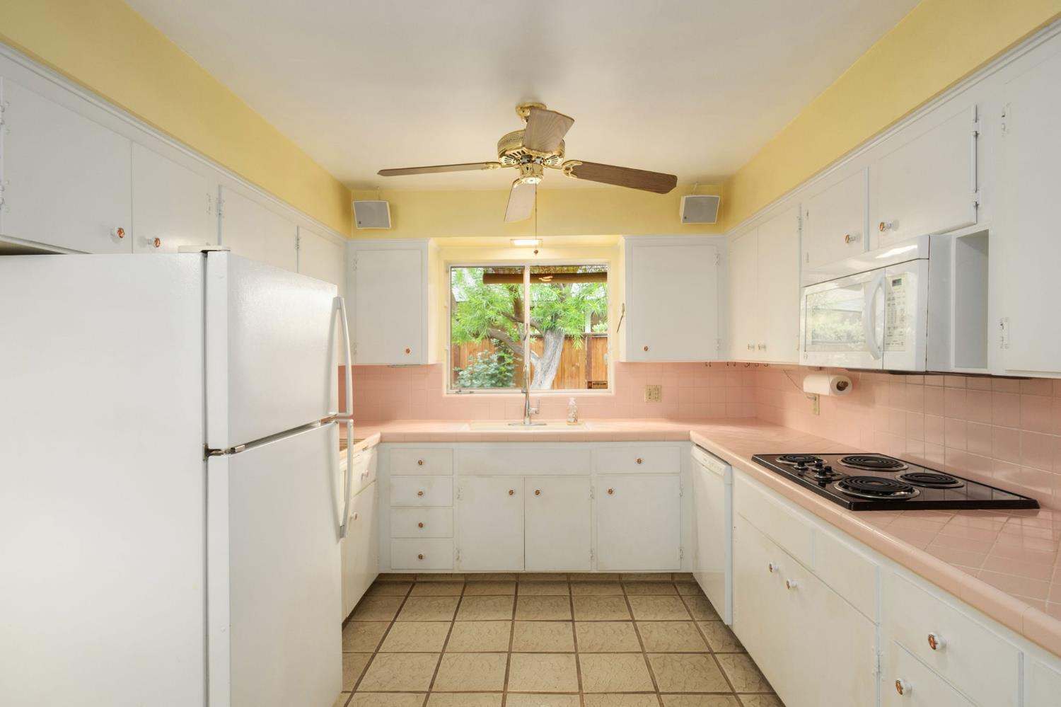 1288 W San Jose Ave, Fresno, CA 93711